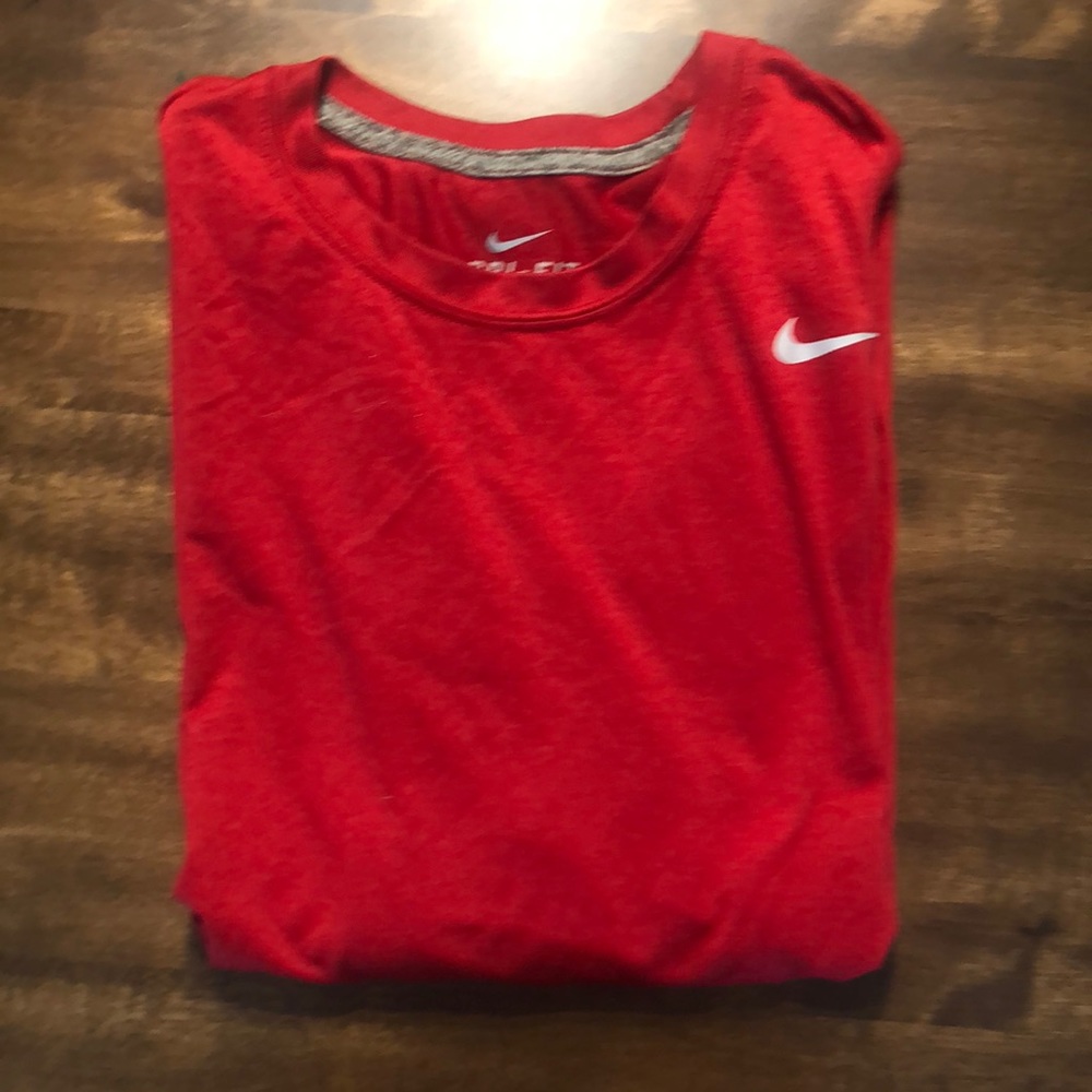 Men’s extra large Nike athletic shirt